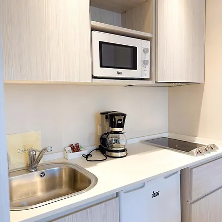 Отель Diamant & 4*